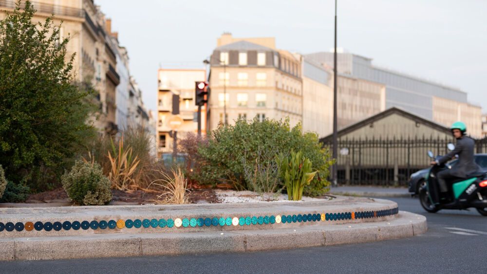 Précieuse brillance de Nathalie Junod Ponsard, détail de l’œuvre in situ, jour. © Guillaume Thomas